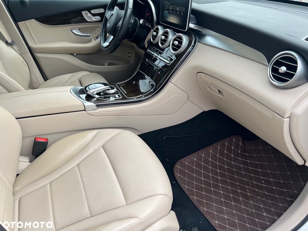 Mercedes-Benz GLC 300 Coupe 4Matic 9G-TRONIC - 10