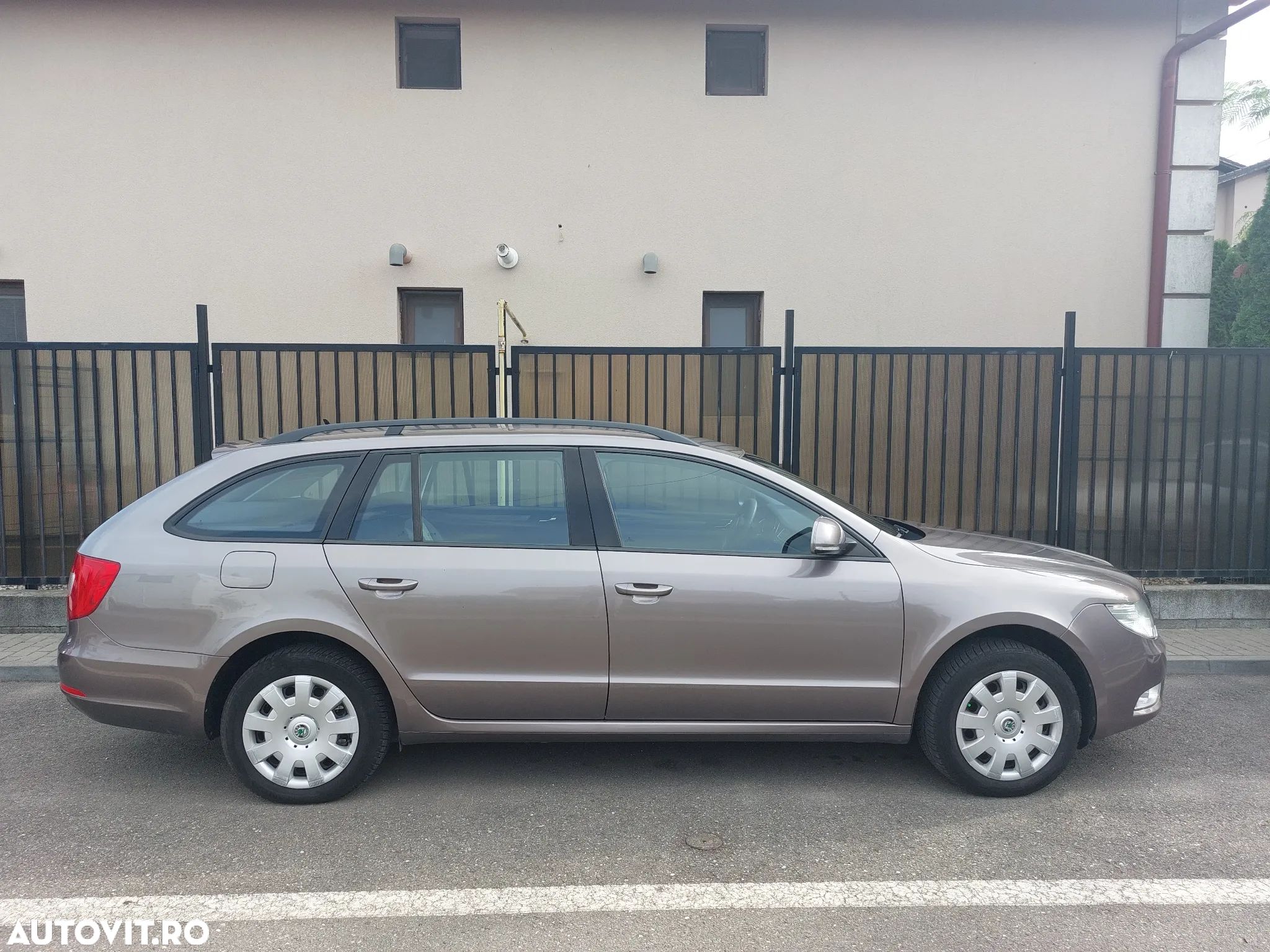 Skoda Superb - 1