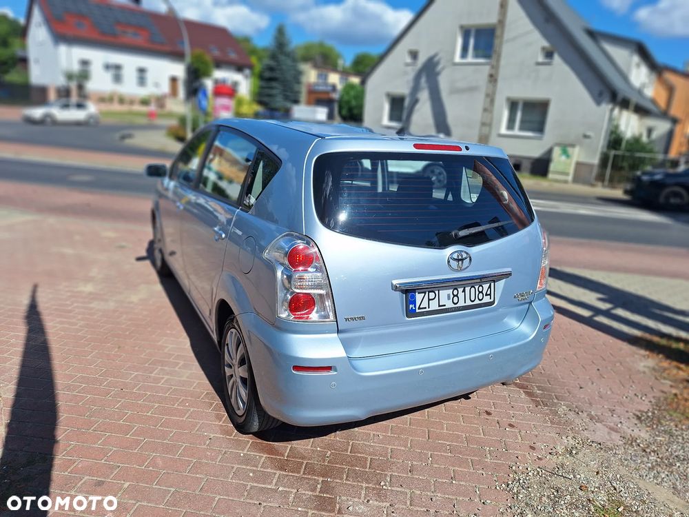 Toyota Corolla Verso - 12