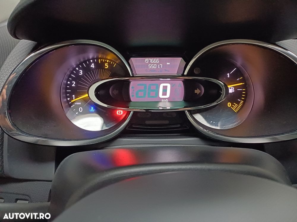 Renault Clio - 10