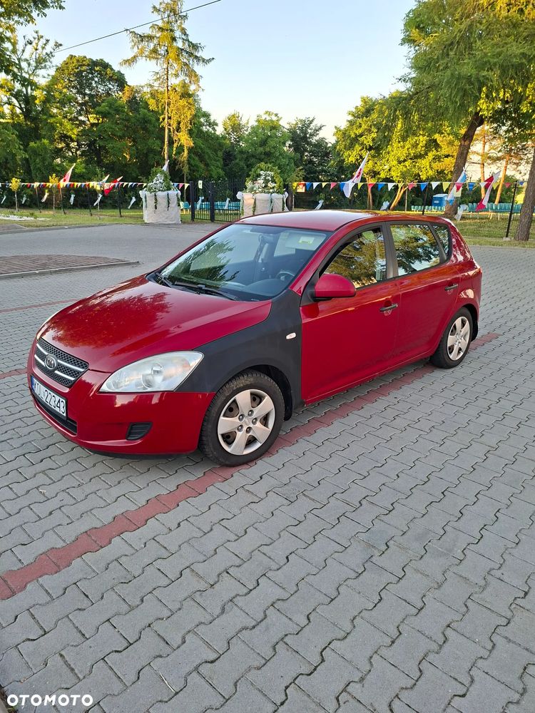 Kia Ceed - 9