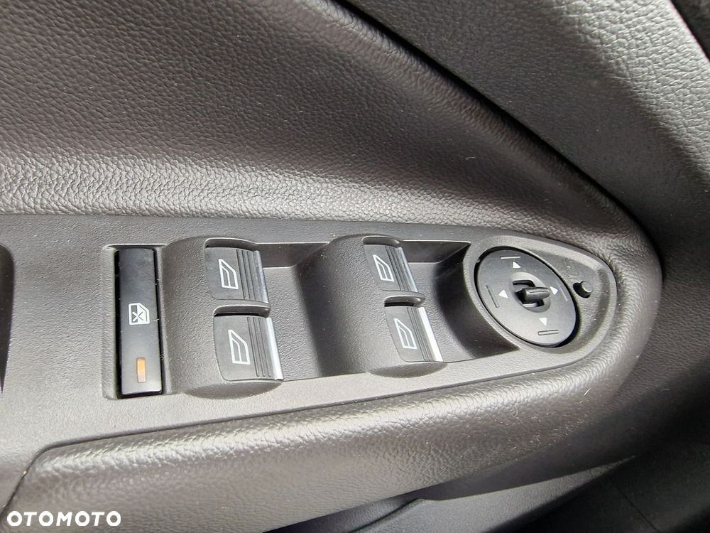 Ford Kuga 1.5 EcoBoost 2x4 ST-Line - 38