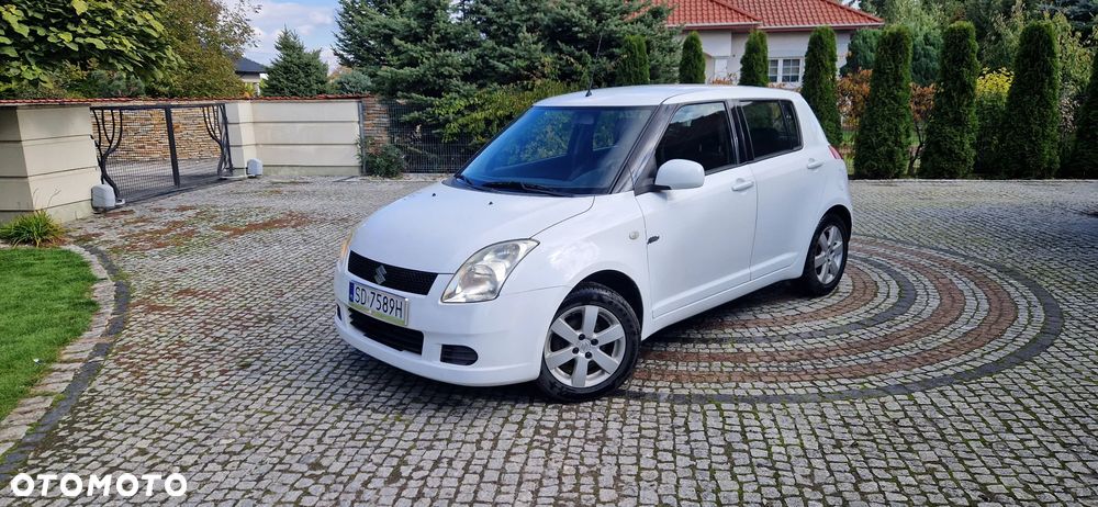 Suzuki Swift - 1