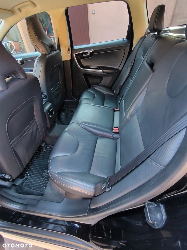 Volvo XC 60 D4 AWD Geartronic RDesign - 8