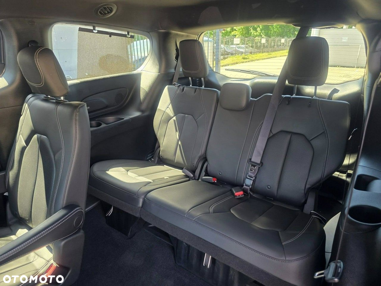 Chrysler Pacifica - 34