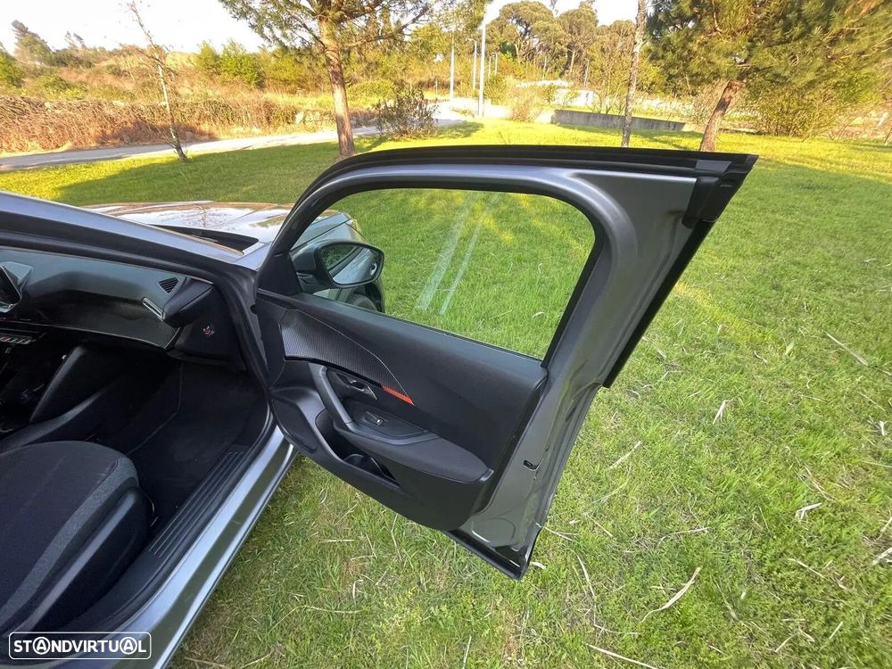 Peugeot e-2008 50 kWh Active - 20