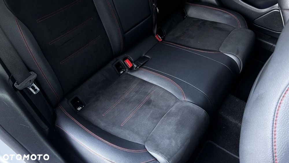 Mercedes-Benz CLA 250 e PHEV AMG Line 8G-DCT - 28