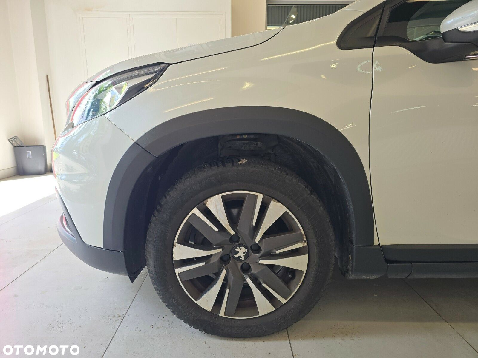 Peugeot 2008 1.2 Pure Tech GPF Allure S&S - 6