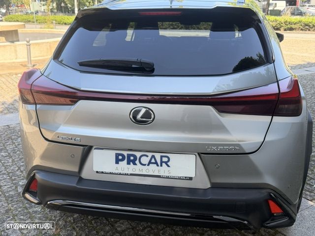 Lexus UX 250h - 41