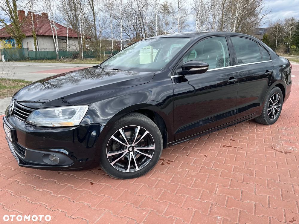 Volkswagen Jetta 1.6 TDI Trendline - 1