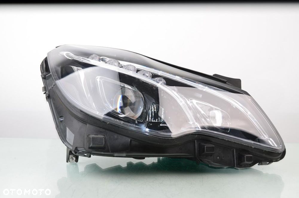 MERCEDES E-KLASA W207 FULL LED ILS A2079064000 Lewy Przedni Oryginał - 1