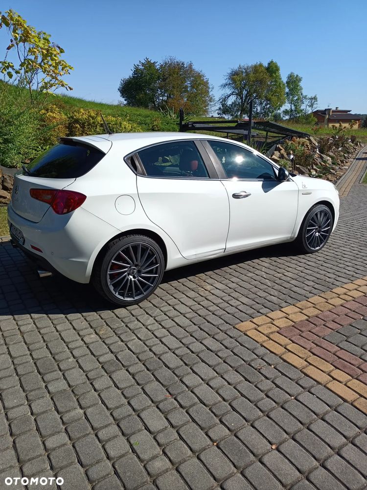 Alfa Romeo Giulietta 2.0 JTDM Veloce - 9