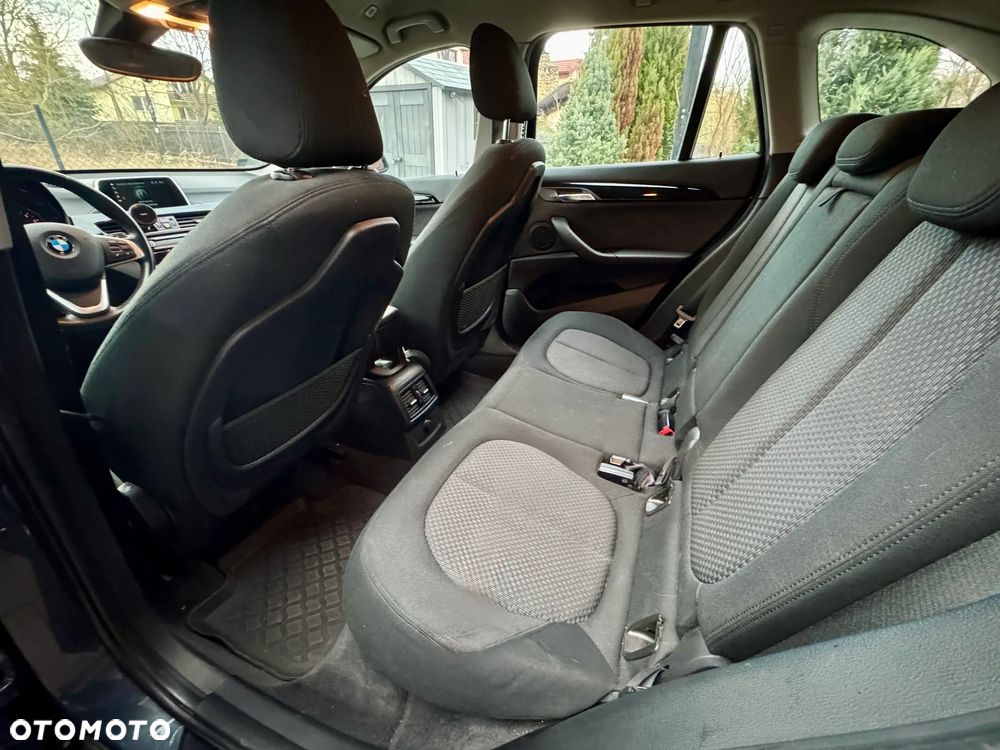 BMW X1 sDrive18i Advantage - 18