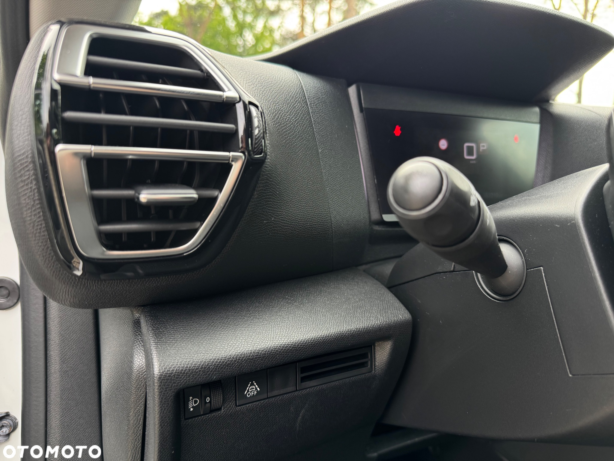 Citroën C4 PureTech 130 Stop&Start EAT8 SHINE - 15