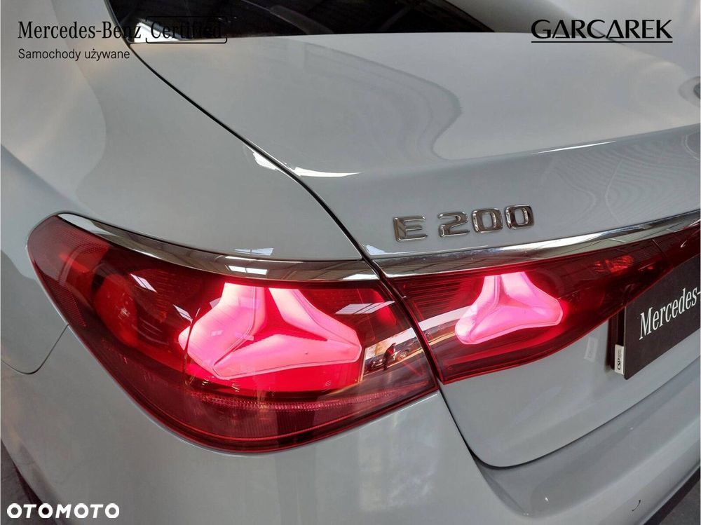 Mercedes-Benz Klasa E - 24