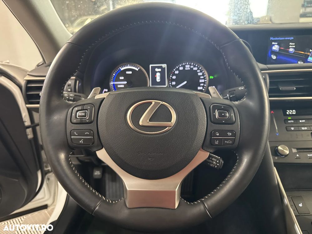 Lexus Seria IS - 16