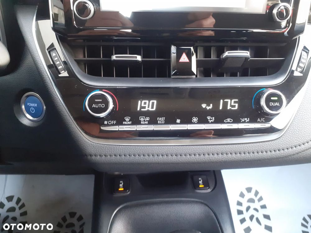 Toyota Corolla - 22