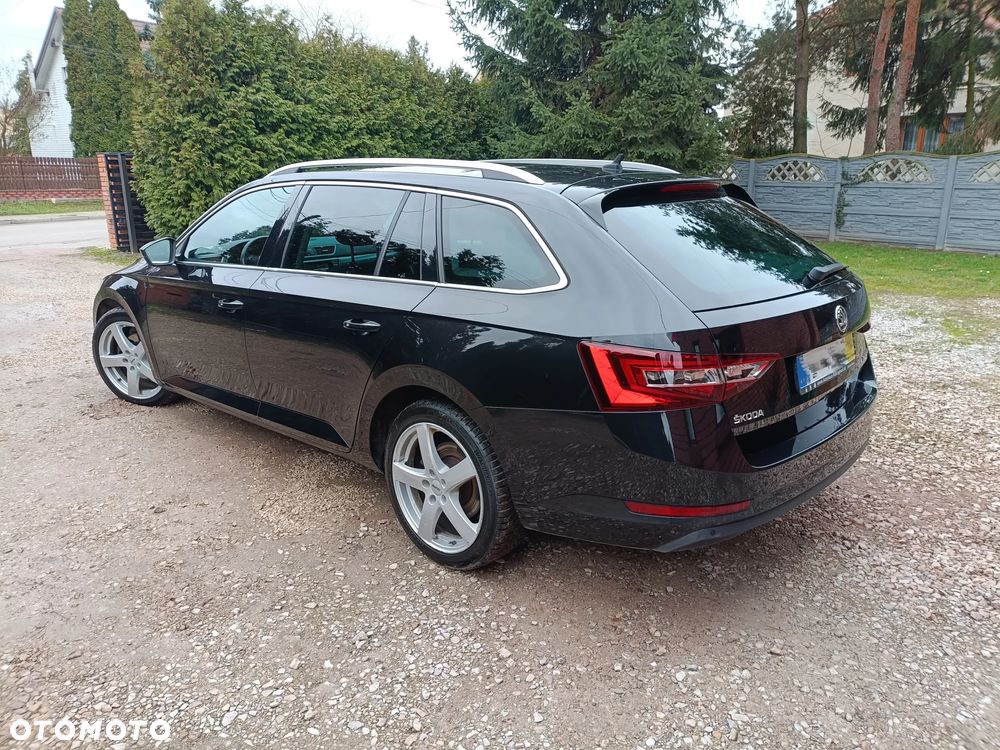 Skoda Superb 2.0 TDI DSG Premium Edition - 6
