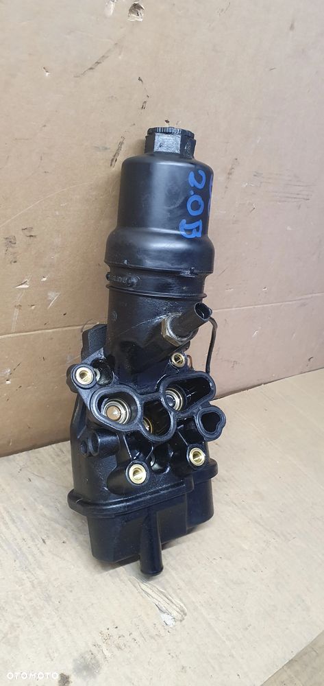 Podstawa filtra oleju VW Passat B6 2.0 FSI 06D115397G - 4