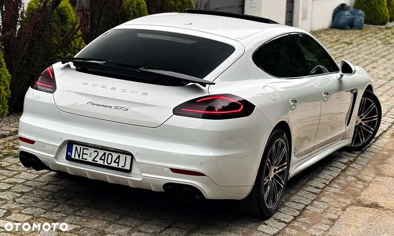 Porsche Panamera GTS PDK - 22
