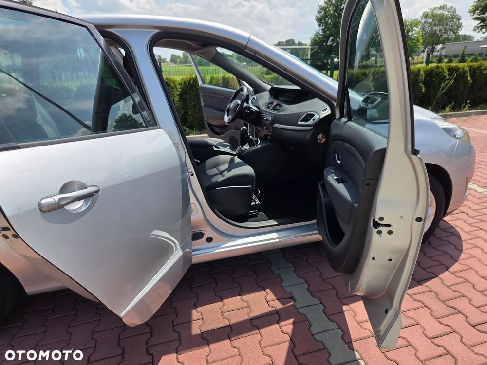 Renault Scenic 1.6 16V 110 LIMITED - 32
