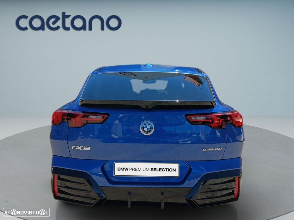 BMW iX2 eDrive20 Pack Desportivo M - 7