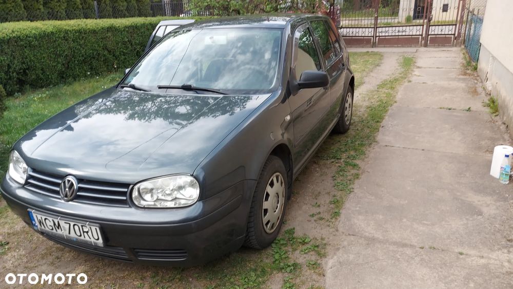 Volkswagen Golf 1.6 Basis - 2