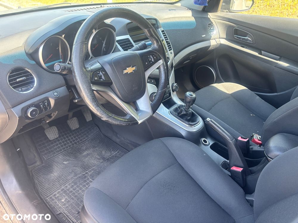 Chevrolet Cruze 1.6 LS - 6