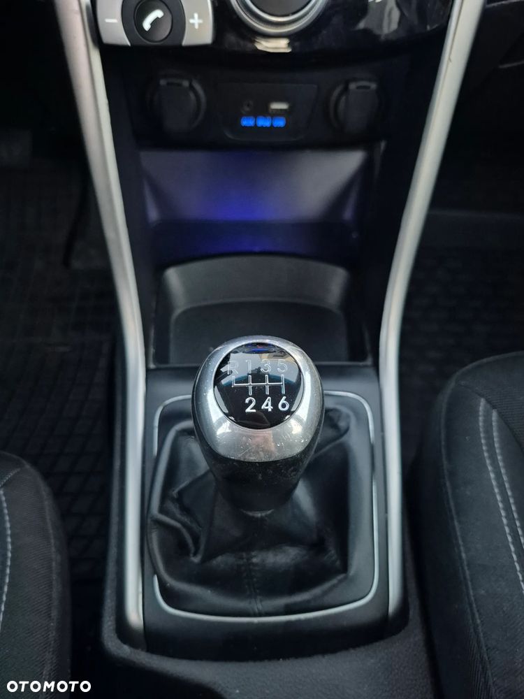 Hyundai i30 blue 1.4 Trend - 22