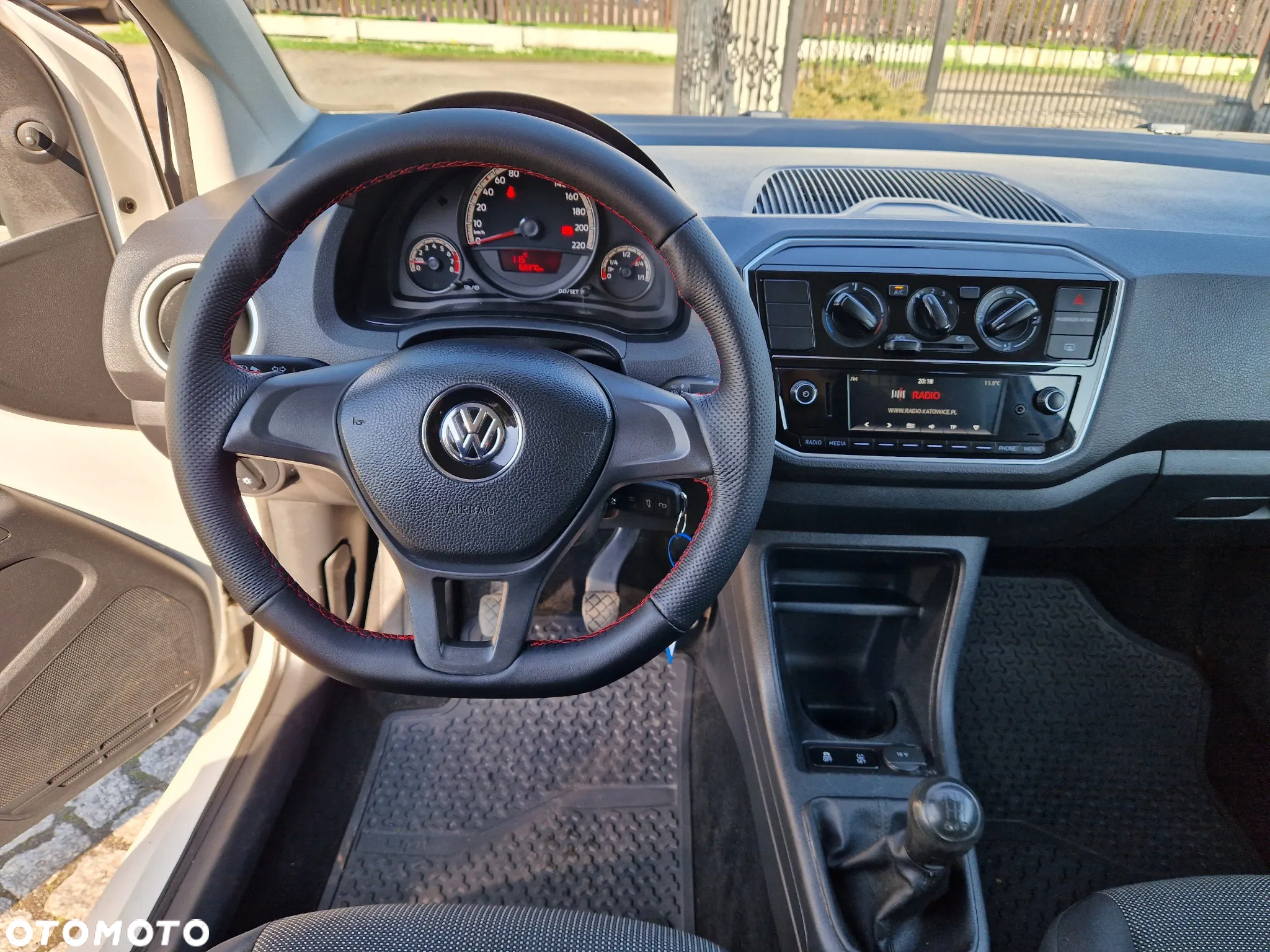 Volkswagen up! (BlueMotion Technology) sound - 18