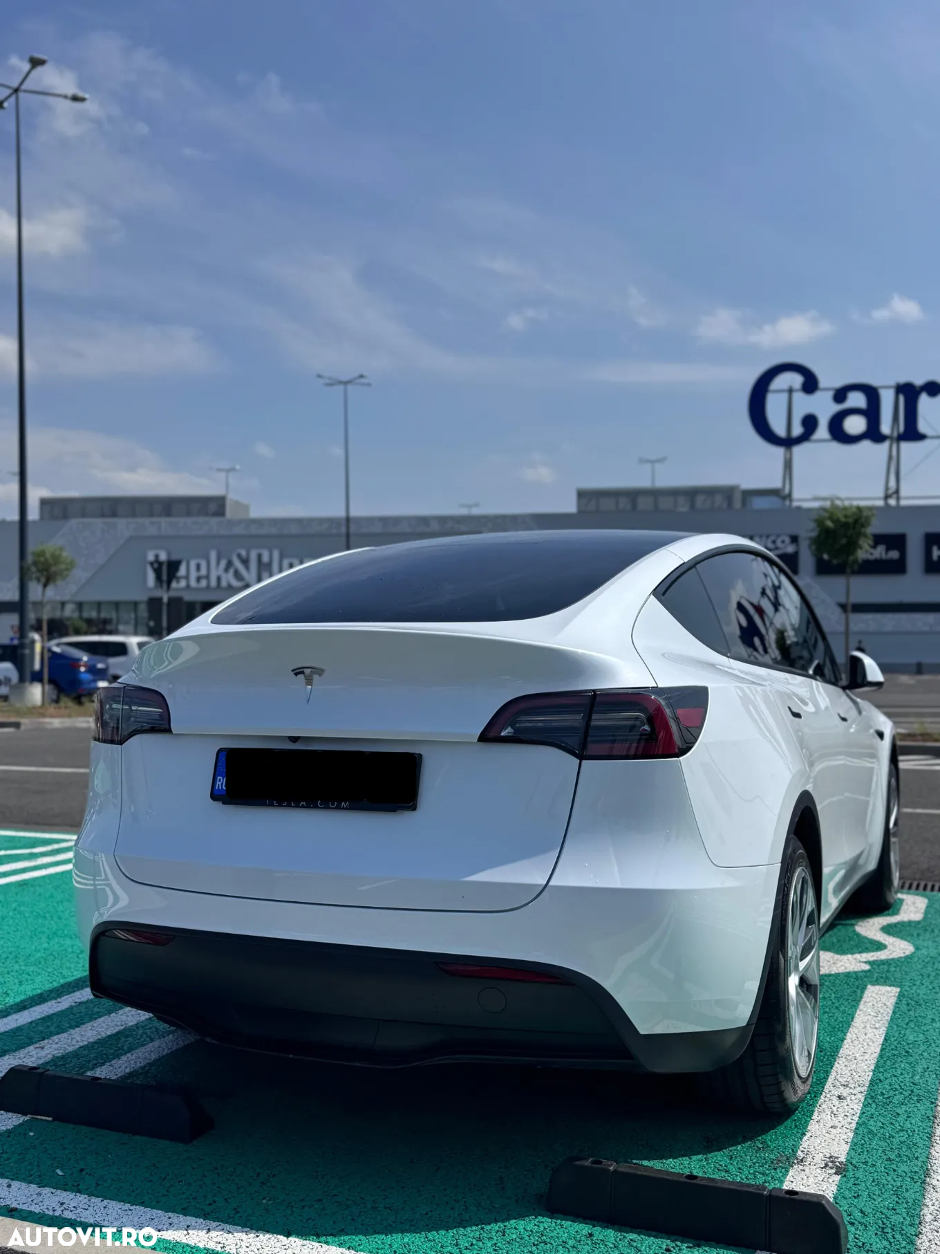 Tesla Model Y - 6