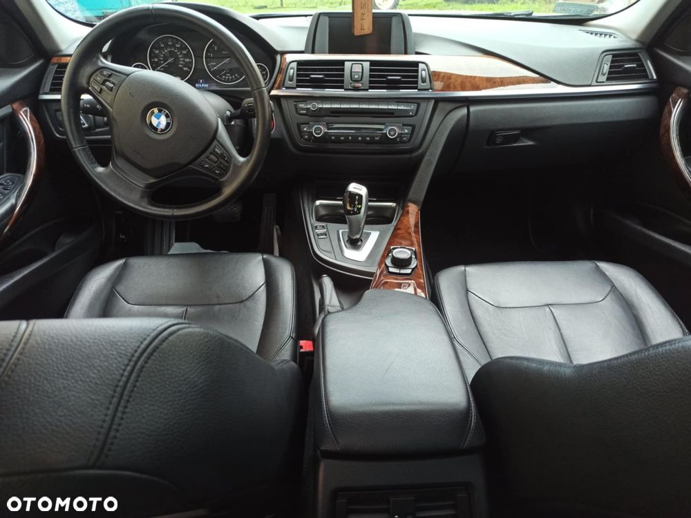 BMW Seria 3 328i xDrive - 9