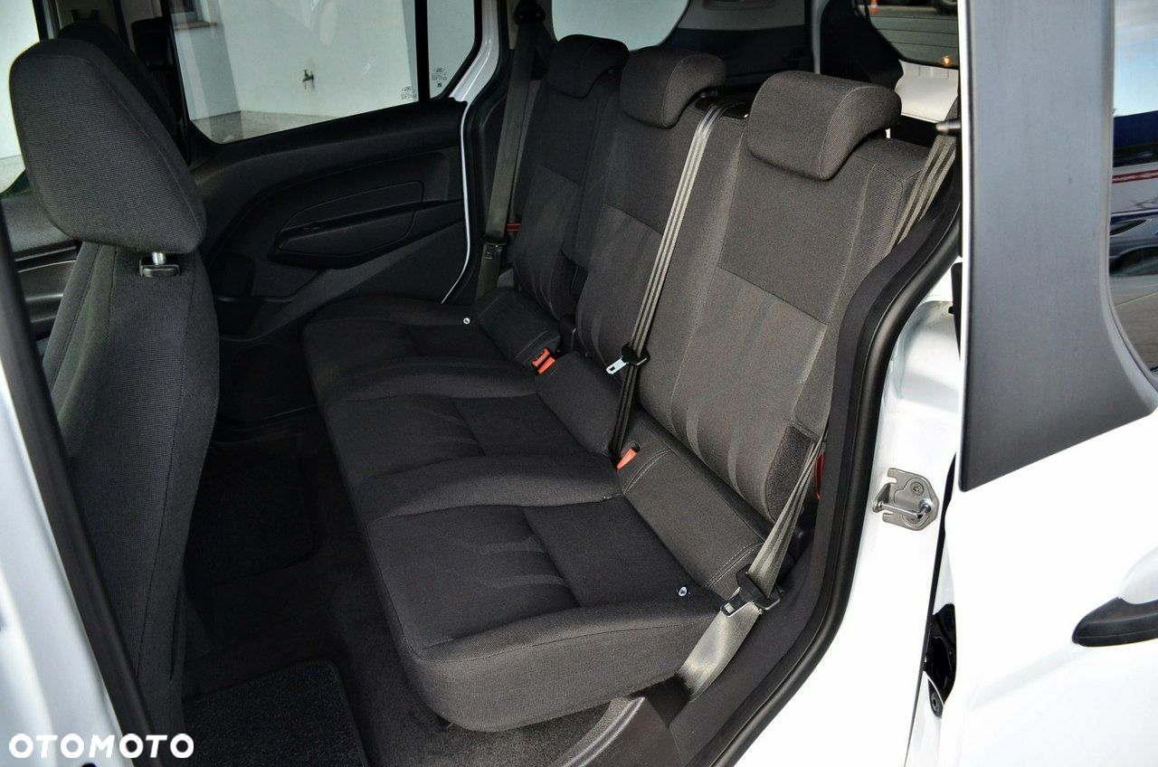 Ford Transit Connect - 17