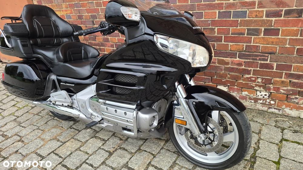 Honda GL - 28
