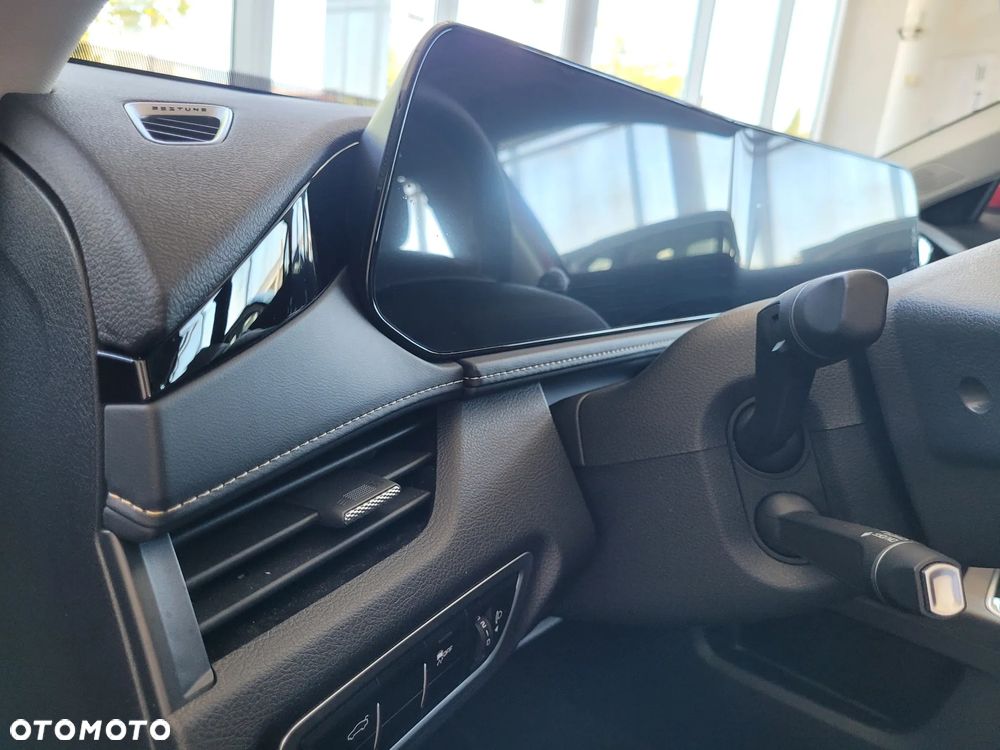 Bestune B70 2.0T Elegance - 29