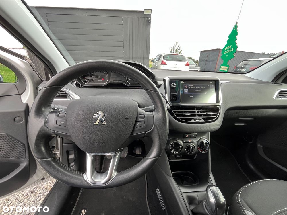 Peugeot 208 1.2 PureTech Style - 16