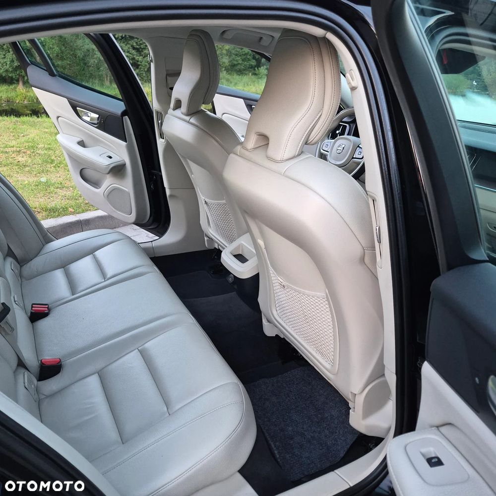 Volvo S60 T5 Momentum Pro - 21
