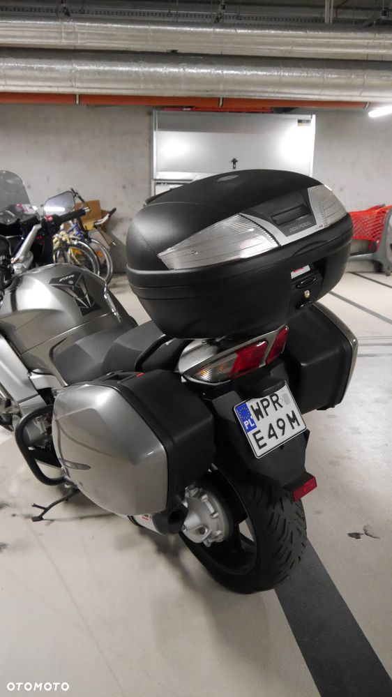 Yamaha FJR - 7