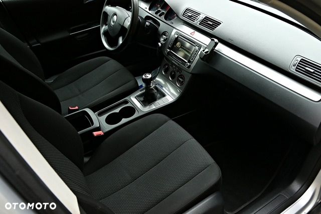Volkswagen Passat 2.0 TDI Comfortline - 18
