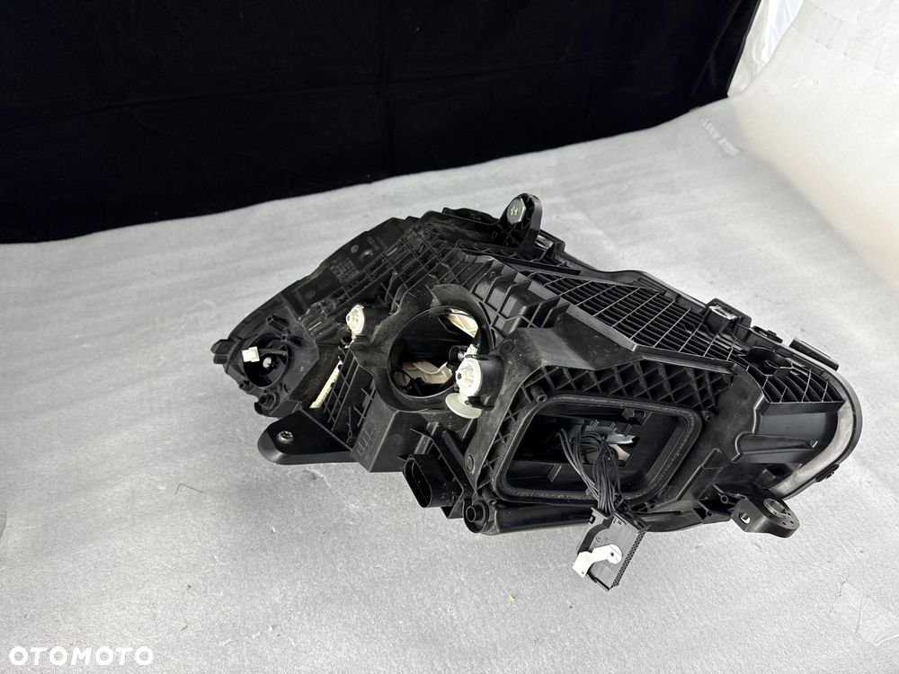 Reflektor Przód strona prawa Mercedes-Benz C W205 A205 Performance Lift - 5