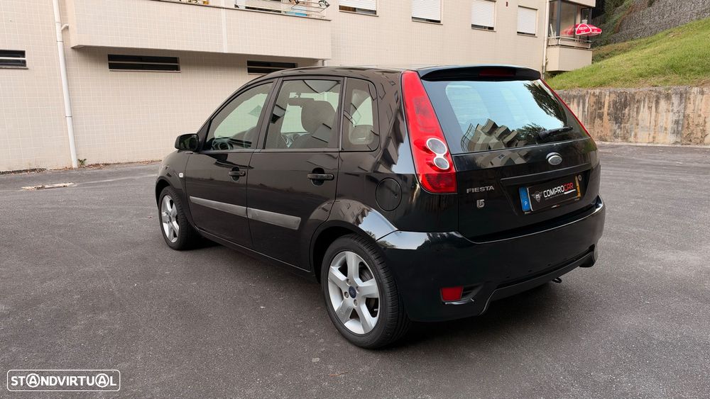 Ford Fiesta 1.25 Ghia - 9