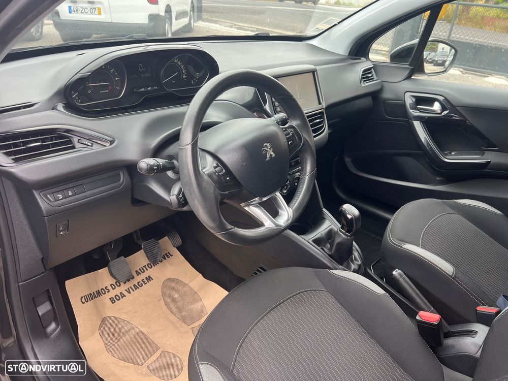 Peugeot 208 1.2 PureTech Style - 12
