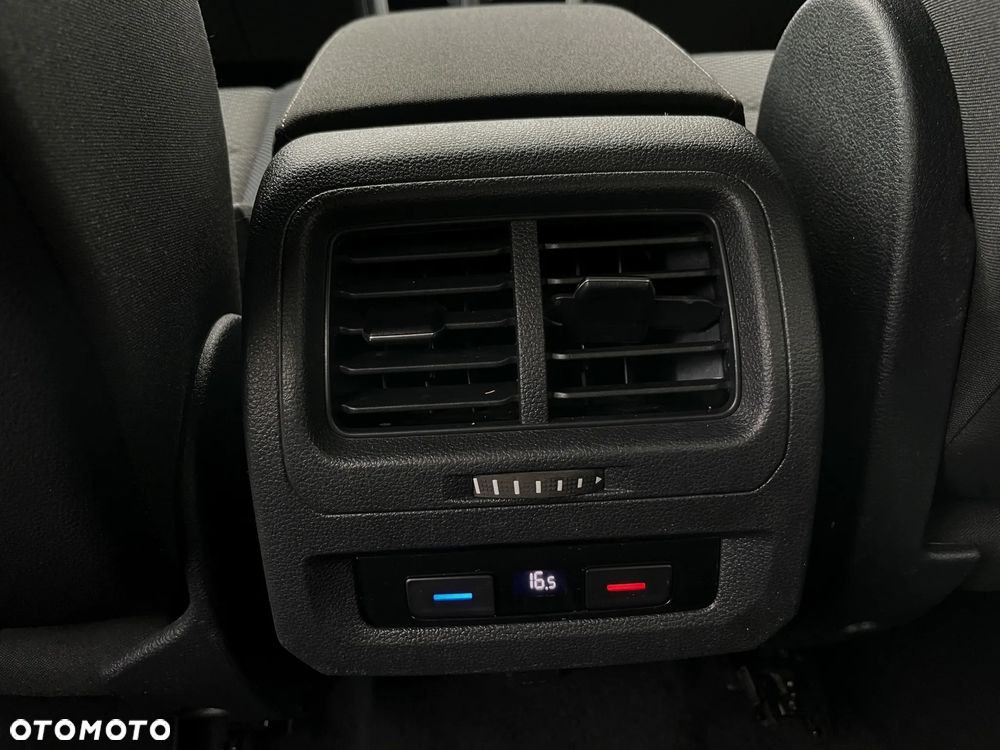 Volkswagen Touran 1.4 TSI BMT Highline DSG - 34