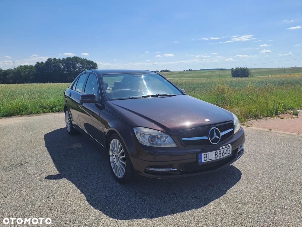 Mercedes-Benz Klasa C 200 CDI DPF (BlueEFFICIENCY) 7G-TRONIC Avantgarde - 2