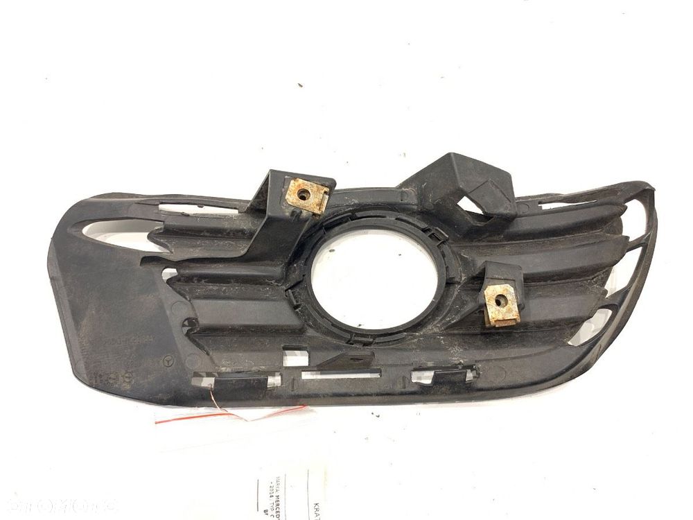 KRATKA ZDERZAKA LEWY PRZÓD  MERCEDES-BENZ KLASA C T-Model (S204) 2007 - 2014 C 200 Kompressor - 3