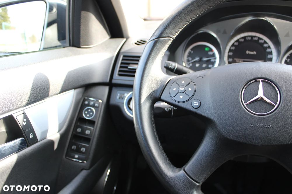 Mercedes-Benz Klasa C 180 Kompressor Automatik BlueEFFICIENCY Avantgarde - 10