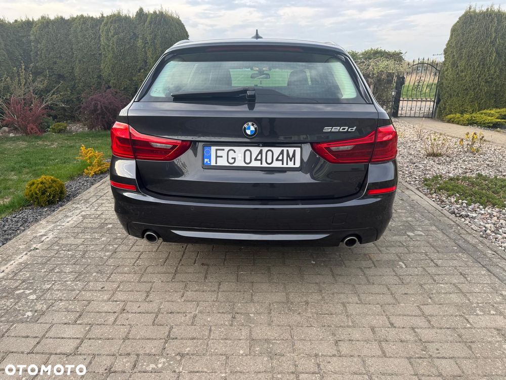 BMW Seria 5 520d Luxury Line sport - 4