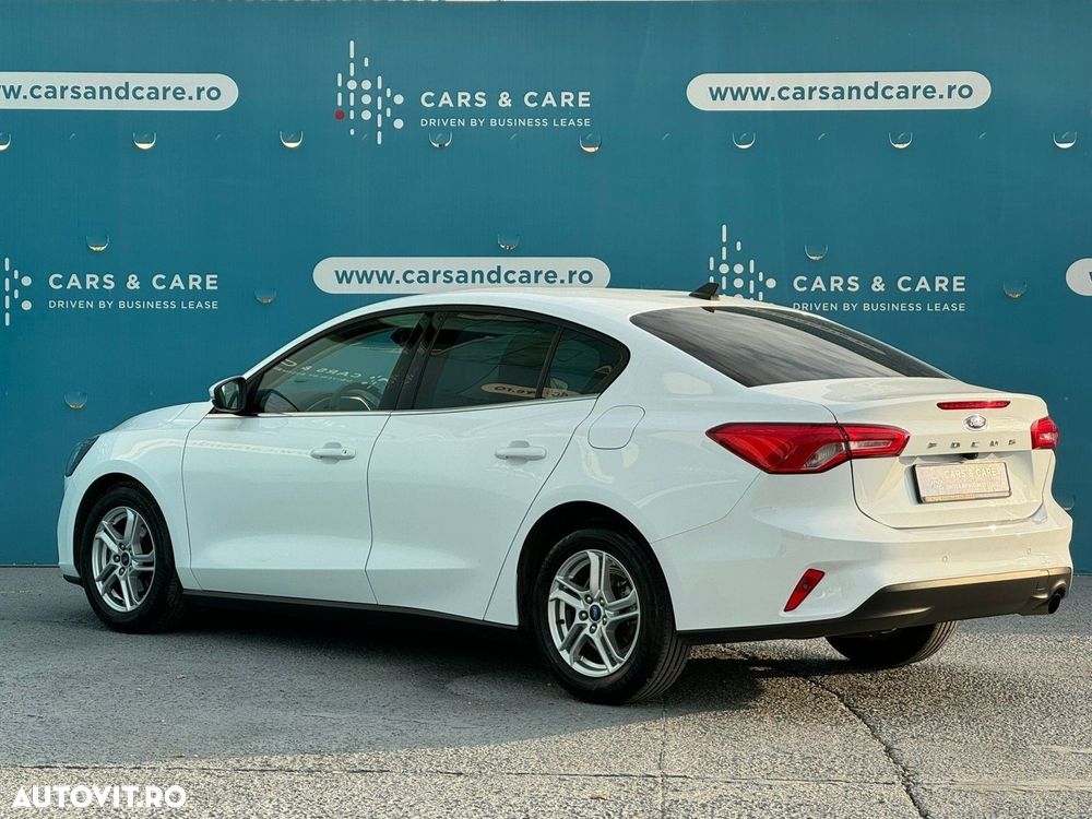Ford Focus 2021 photo 3