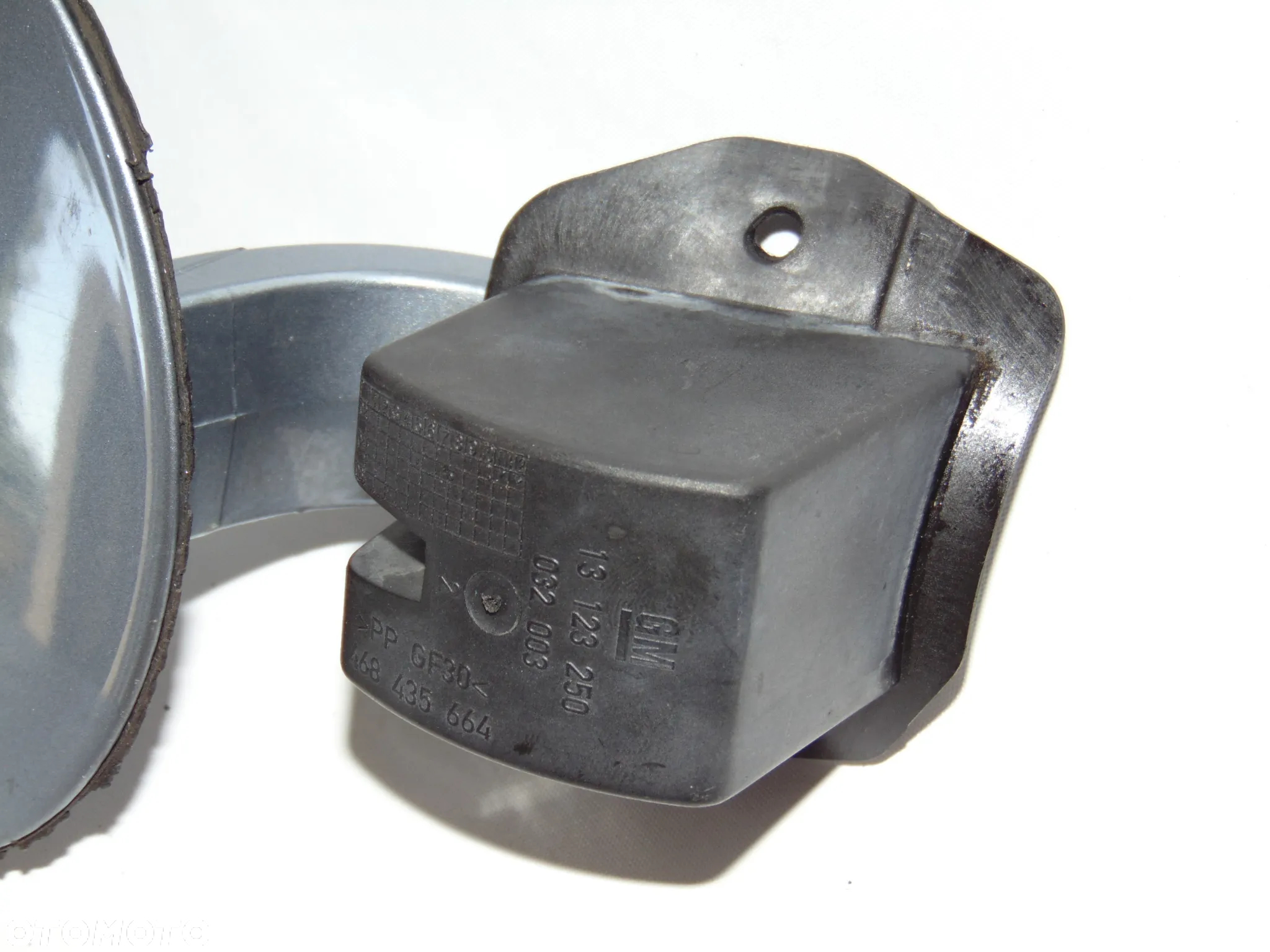 ORYGINAŁ klapa klapka korek wlewu paliwa 13123250 Opel Meriva A 02-10r - 11