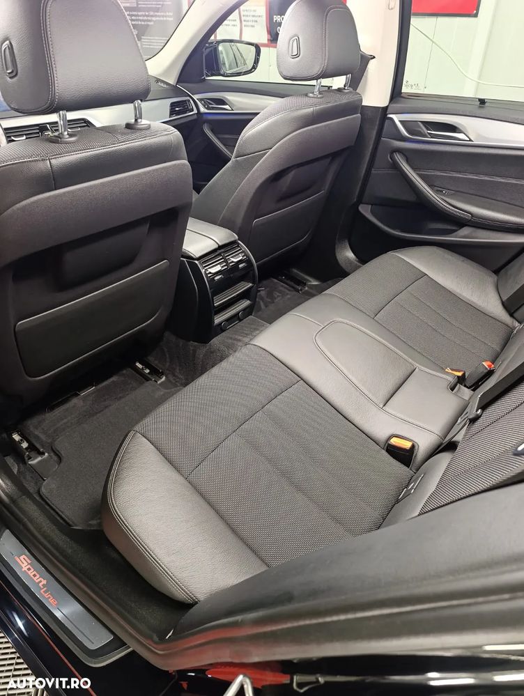 BMW Seria 5 520d Touring Aut. Sport Line - 7